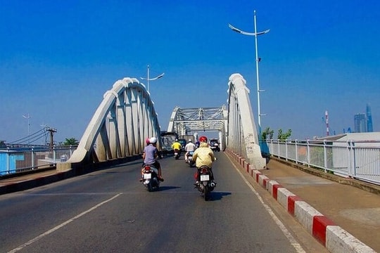 TP.HCM điều chỉnh giao thông qua cầu Tân Thuận 1 từ ngày 6/12