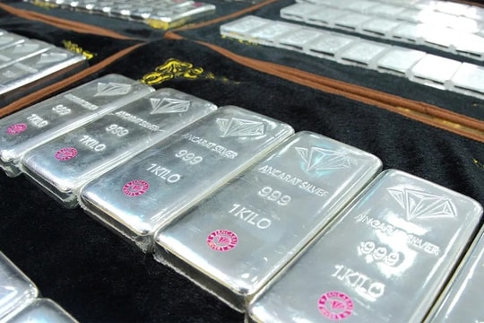 Bạc Phú Quý giảm mạnh theo đà đi xuống của thị trường thế giới