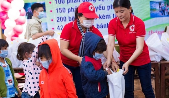 Bộ Nội vụ đề xuất quy định mới về hoạt động của quỹ từ thiện