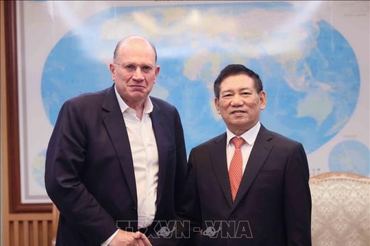 Phó Thủ tướng Hồ Đức Phớc tiếp Chủ tịch Tập đoàn AIA Mark Tucker