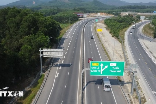 Cao tốc Cam Lộ - La Sơn chuẩn bị mở rộng lên 4 làn xe từ ngày 19/12