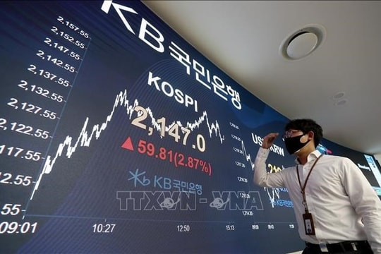 Chứng khoán châu Á giảm mạnh trước loạt quyết định của ngân hàng trung ương