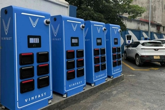 TP.HCM dự kiến triển khai 20.000 tủ đổi pin xe máy điện trên vỉa hè