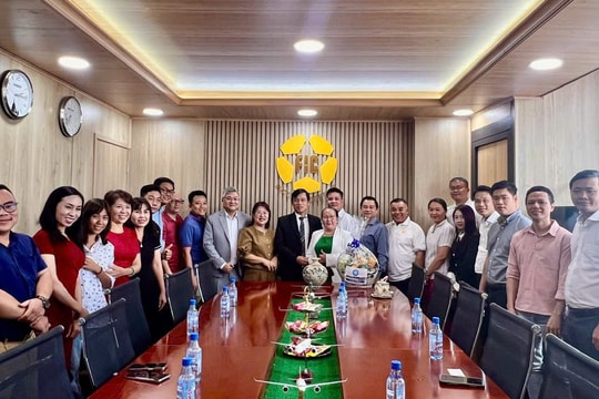 Hội Doanh Nhân Sài Gòn thăm và làm việc tại Công ty CP Travel One