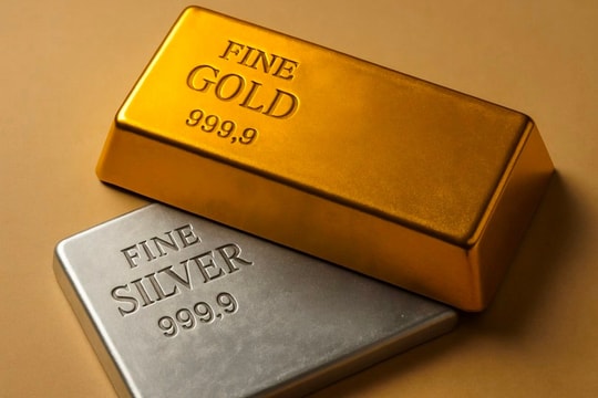 Giá vàng và bạc lập đỉnh mới trên thị trường thế giới