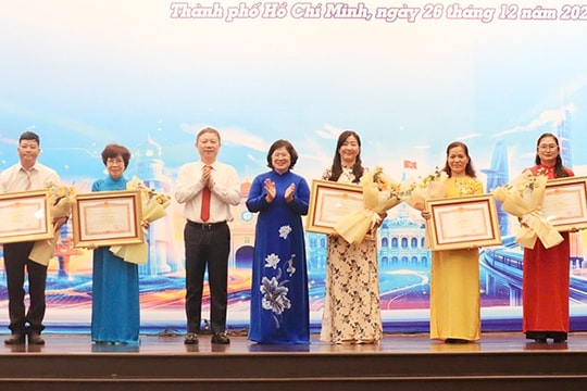 TP.HCM tổng kết công tác tuyên giáo, dân vận và khen thưởng các tập thể, cá nhân tiêu biểu