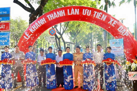 TP.HCM khánh thành làn đường xe đạp đầu tiên trên trục Mai Chí Thọ