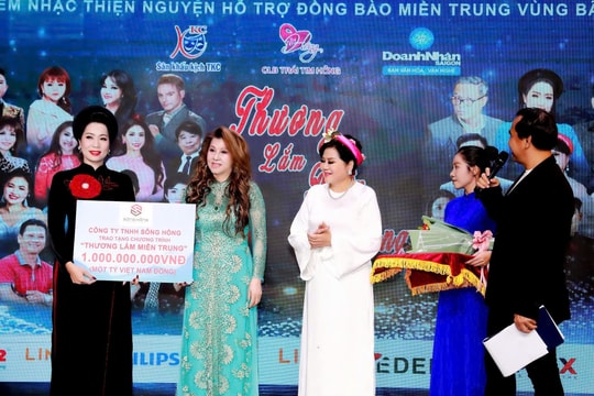 Đêm nhạc "Thương lắm miền Trung" ủng hộ người dân miền Trung bị thiên tai