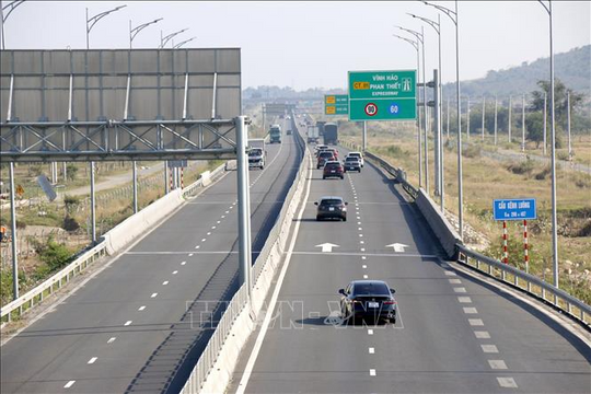 Cao tốc Vĩnh Hảo - Phan Thiết bắt đầu vận hành thử hệ thống giao thông thông minh