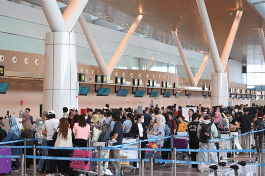 Ngày cuối nghỉ Tết Dương lịch, sân bay Tân Sơn Nhất đón hơn 140.000 lượt khách