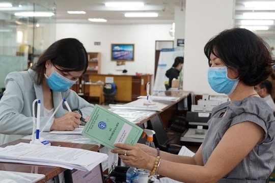 Hoàn thiện chính sách tiền lương, bảo hiểm xã hội để ổn định đời sống người lao động