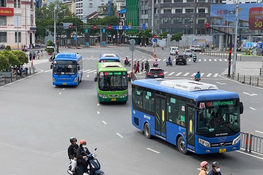 TP.HCM khuyến khích người dân sử dụng xe buýt, metro khi đến Trung tâm Phục vụ hành chính công