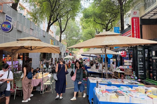 Đường sách TP.HCM - "Di sản" văn hoá sống giữa lòng Thành phố