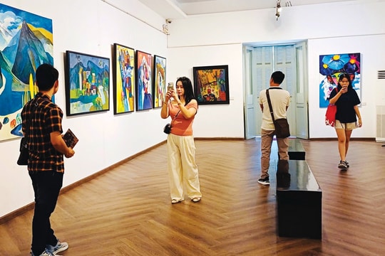 Tranh đương đại và khoảng trống người xem