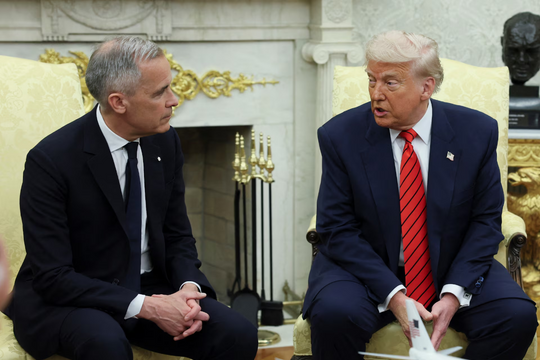 Tổng thống Trump cảnh báo áp thuế 100% đối với hàng hóa Canada