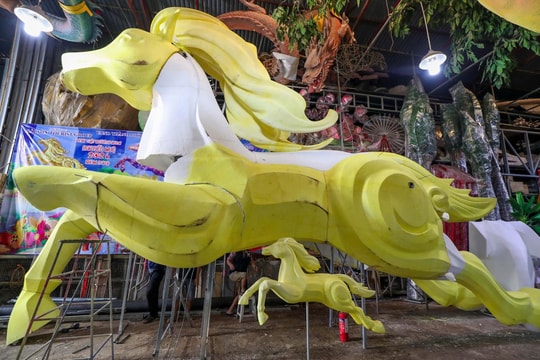 Đường hoa Nguyễn Huệ Tết Bính Ngọ 2026: Linh vật ngựa lộ diện, lần đầu có hai phiên bản ngày - đêm