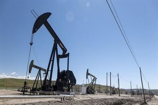 Giá dầu tăng mạnh, hướng tới mức tăng theo tháng cao nhất trong hơn hai năm