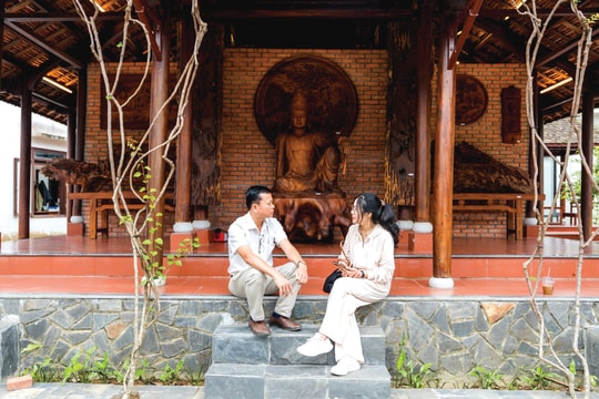 Bảo tồn di sản làng nghề điêu khắc: Hai thế hệ - hai cách làm