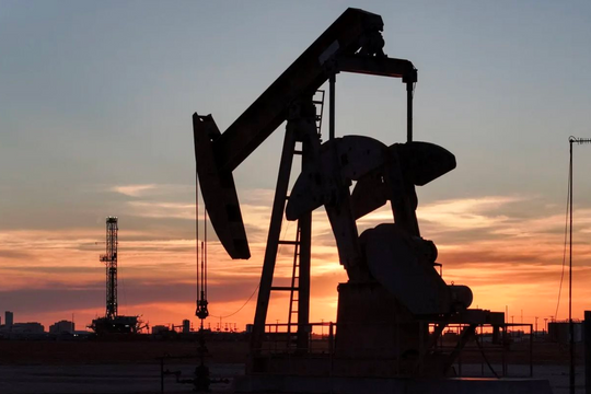 Giá dầu phục hồi hơn 1% sau cảnh báo an ninh tại eo biển Hormuz