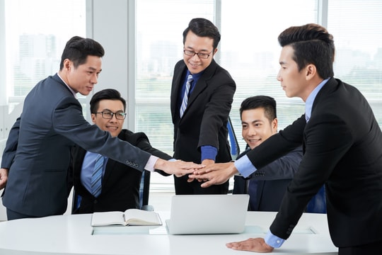 Người dân hướng về Doanh nhân trách nhiệm