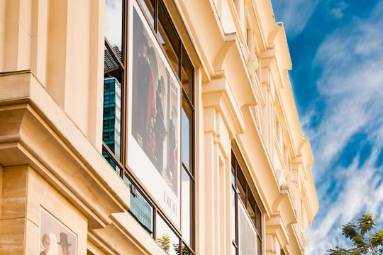 Áo dài - Một ẩn dụ của văn hóa kiến quốc