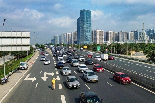 Thủ tướng yêu cầu tăng cường bảo đảm trật tự, an toàn giao thông dịp Tết Bính Ngọ 2026