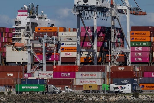 Mỹ triển khai thuế nhập khẩu bổ sung 10% đối với hàng hóa toàn cầu