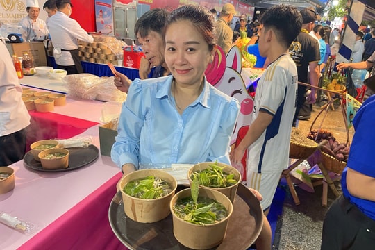 12.000 suất phở miễn phí tại chương trình “Phở yêu thương” lần 8