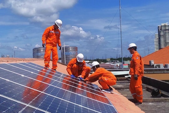 Tăng cường thực thi tiết kiệm điện và phát triển điện mặt trời mái nhà