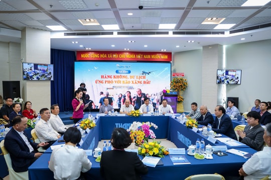 Hàng không, du lịch trước “cú sốc” chi phí