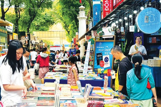 Phát triển văn hoá đọc tại doanh nghiệp TP.HCM: Những cách làm điển hình (Bài 10)