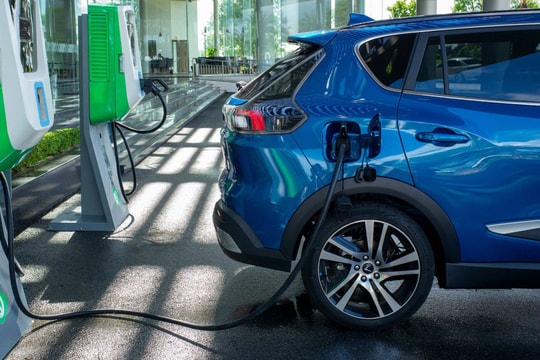 Đề xuất miễn lệ phí trước bạ cho xe điện đến hết năm 2030