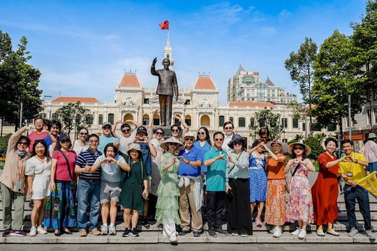 Kinh tế cuối tuần - Dư địa tăng trưởng mới cho TP.HCM: Cần giải bài toán hạ tầng, liên kết vùng, sản phẩm (Bài 3)