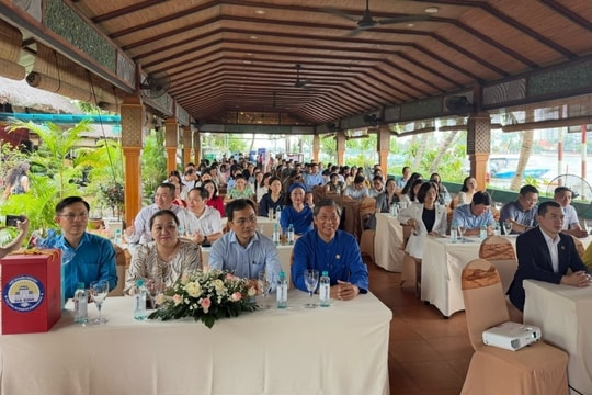 Từ bàn cà phê doanh nhân đến câu chuyện điều hành thời số hóa