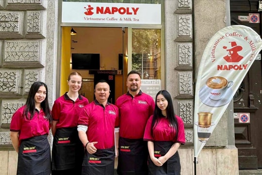 Napoly Coffee đưa mô hình cà phê Việt ra quốc tế với điểm nhượng quyền tại Budapest