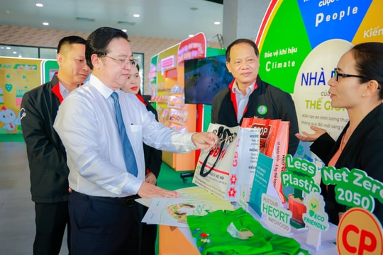 CPV Food nhận Chứng nhận Chất lượng quốc tế tích hợp và công bố chương trình “3 An toàn”