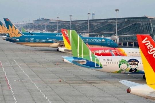 Giá nhiên liệu leo thang, hàng không tiếp tục điều chỉnh kế hoạch bay