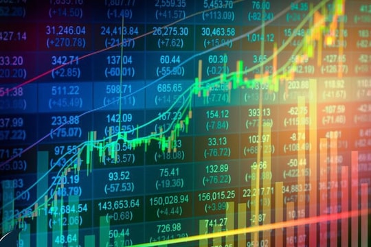 VN-Index giữ sắc xanh nhờ lực đỡ từ ngân hàng và bất động sản