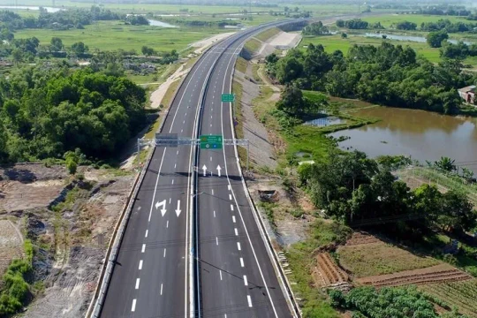 Rà soát lộ trình nâng cấp các tuyến cao tốc đầu tư theo quy mô phân kỳ