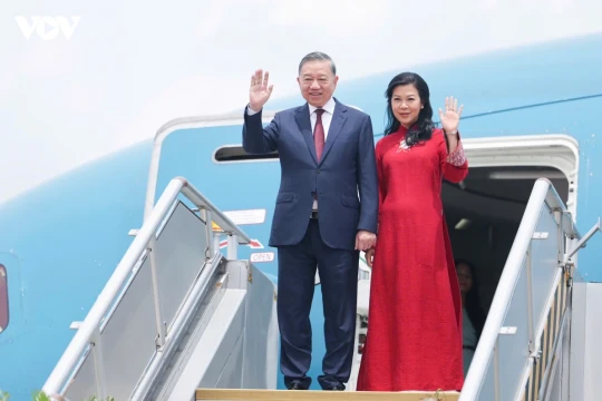 Tổng Bí thư, Chủ tịch nước Tô Lâm và Phu nhân đến Manila, bắt đầu thăm cấp Nhà nước Philippines