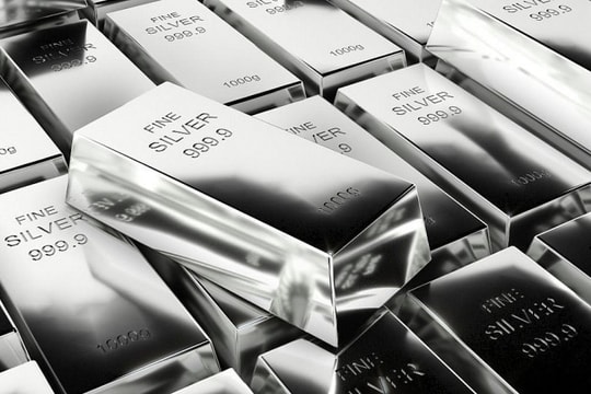 Giá bạc giữ vững vùng cao nhờ lực cầu từ AI và năng lượng tái tạo