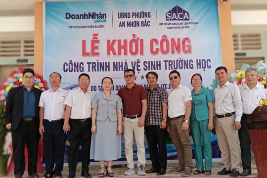 Tạp chí Doanh Nhân Sài Gòn và SACA khảo sát, triển khai hỗ trợ xây dựng nhà vệ sinh trường học tại Gia Lai