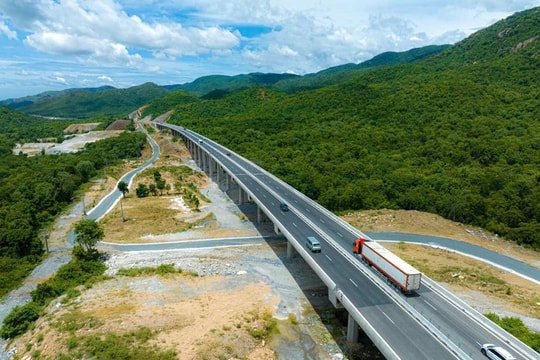 Đề xuất đầu tư gần 45.500 tỷ đồng xây cao tốc Đức Hòa - Mỹ An bằng cầu cạn