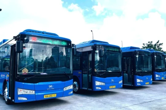 TP.HCM đưa thêm 2 tuyến xe buýt điện vào hoạt động