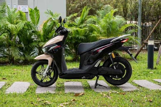 VinFast Viper ghi điểm với dân đô thị: Đẹp dáng, nhẹ chi phí, đổi pin tiện