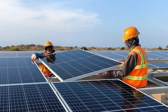 EVN kiến nghị làm rõ hiệu quả điện mặt trời tích hợp pin lưu trữ