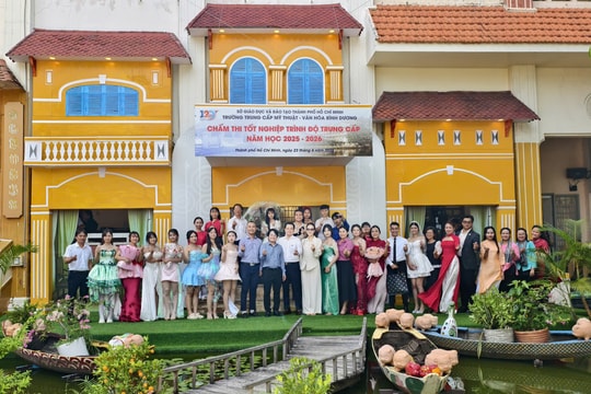 HAA tham gia hội đồng chấm thi tốt nghiệp tại trường Trung cấp Mỹ Thuật - Văn hóa Bình Dương