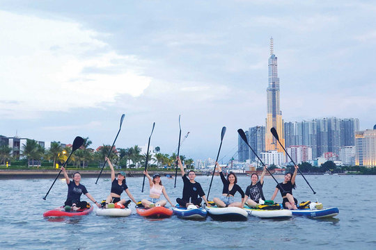 Kích cung cuối tuần sáng tạo: Điều gì khiến người dân TP.HCM chi tiêu nhiều hơn vào cuối tuần? (Bài 2)
