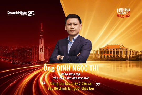 Đừng đi tìm bậc thầy đâu xa, Bác Hồ chính là người thấy lớn