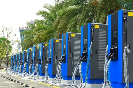 Trung tâm dữ liệu, trạm sạc xe điện được mua điện mặt trời trực tiếp